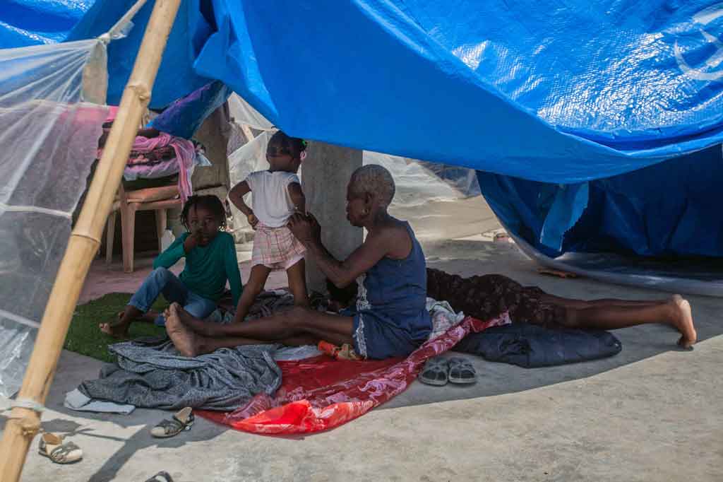 Vesta Guerrier selamat dari gempa besar Haiti pertengahan bulan ini, tetapi gempa itu meratakan rumahnya dan sejak itu dia tinggal di kamp darurat dengan ketakutan bahwa dia bisa diperkosa kapan saja.