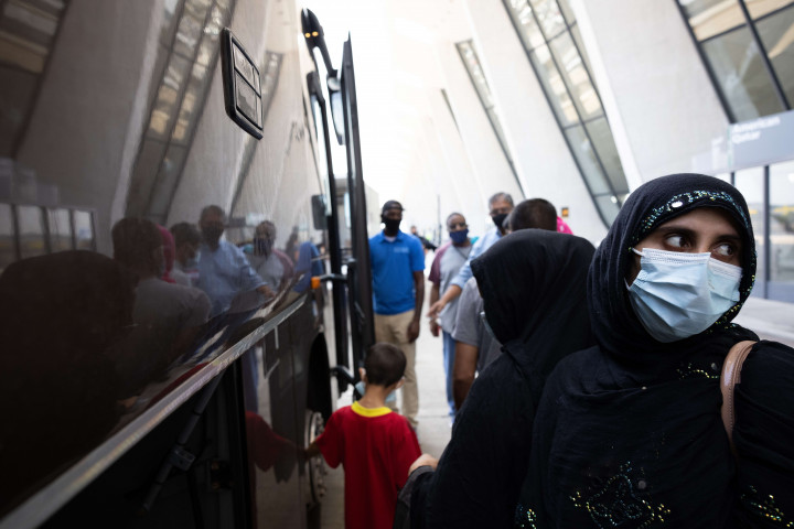 Pengumuman ini dikeluarkan beberapa jam setelah para pengebom bunuh diri menewaskan puluhan orang, termasuk 13 tentara AS, saat mereka menyerang kerumunan orang yang berkumpul di luar bandara Kabul pada Kamis, 26 Agustus 2021.