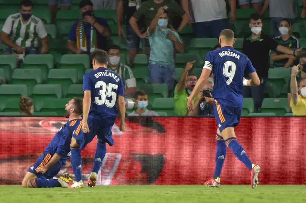 Kebuntuan akhirnya pecah pada menit ke-61 saat Dani Carvajal sukses menjebol gawang tuan rumah. Berawal dari tusukan Vinicius di sisi kanan, ia mengirimkan bola yang diteruskan jadi umpan silang oleh Benzema ke area tiang jauh. Carvajal menyambutnya dengan tendangan voli untuk memperdaya Silva.