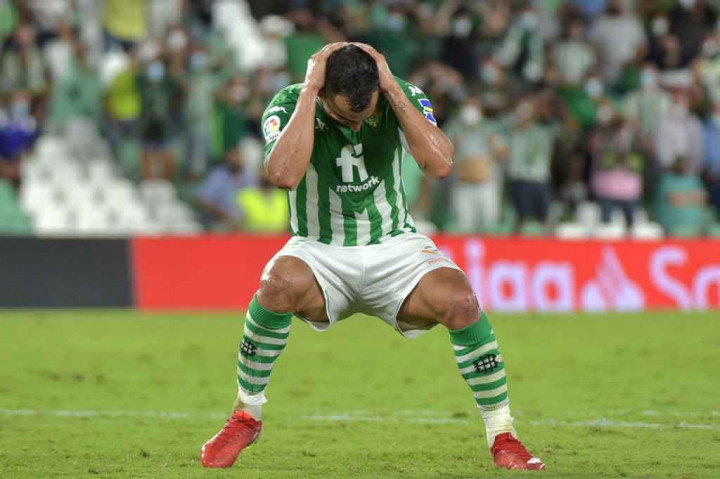 Betis menciptakan peluang terbaiknya untuk menyamakan kedudukan di akhir laga. Sayang sepakan Martin Montoya menyelesaikan umpan tarik Cristian Tello masih mengarah tepat ke pelukan kiper Thibaut Courtois, yang memastikan Madrid tetap menang 1-0 saat laga berakhir.