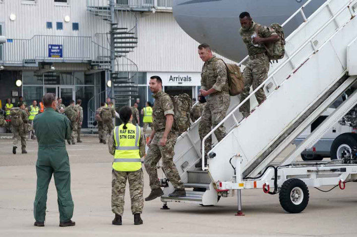 Pesawat Royal Air Force Voyager terbang dari Kabul pada Sabtu, 28 Agustus 2021 malam waktu setempat, menjelang batas waktu 31 Agustus yang disepakati dengan Taliban untuk penarikan pasukan AS.