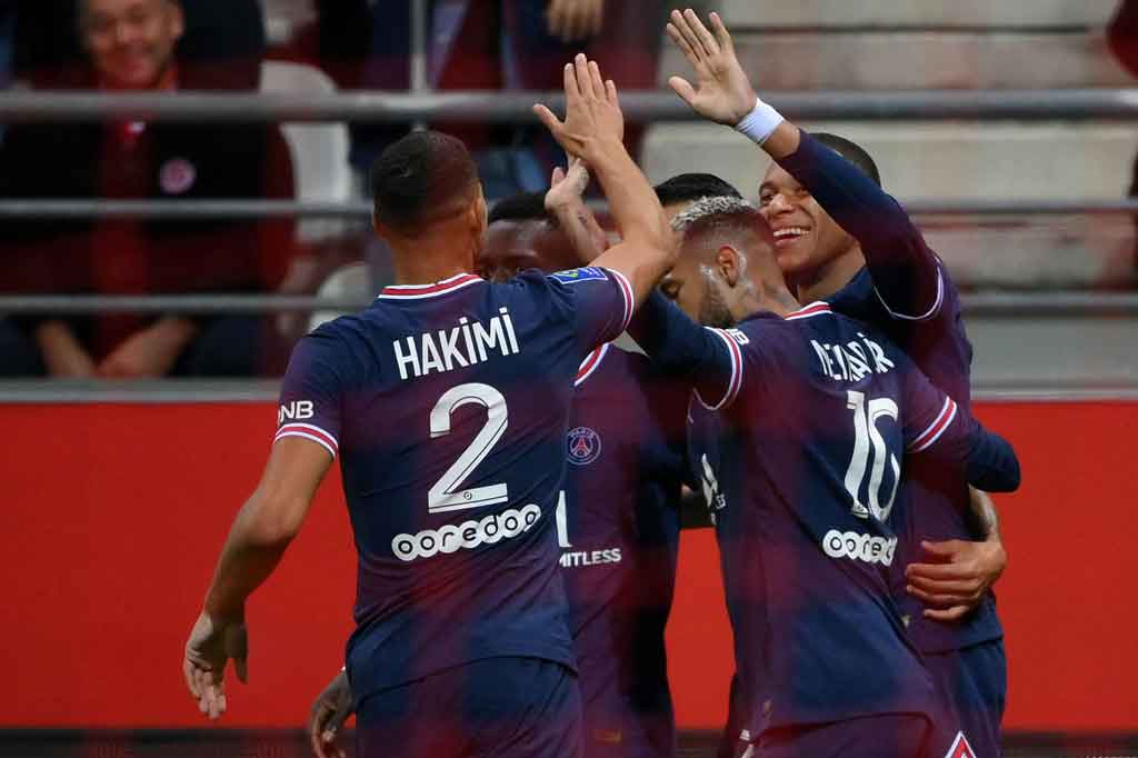 Mbappe mencetak gol keduanya pada menit ke-63 menyelesaikan umpan tarik Achraf Hakimi. Skor 2-0 bertahan hingga laga usai.