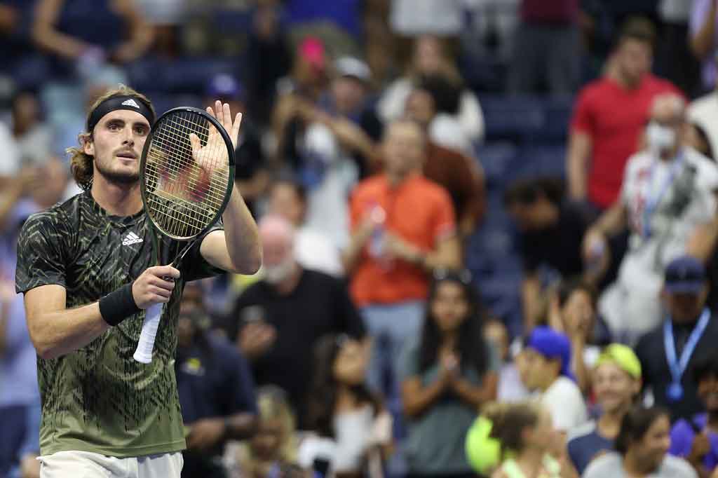 Unggulan ketiga asal Yunani Stefanos Tsitsipas berhasil mengalahkan juara Grand Slam tiga kali Andy Murray dalam lima set pada putaran pertama AS Terbuka di Arthur Ashe Stadium, Senin, 30 Agustus 2021 waktu setempat.