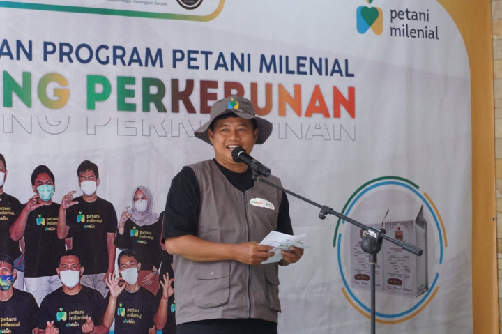 Wakil Gubernur Jawa Barat Uu Ruzhanul Ulum meluncurkan rintisan usaha petani milenial dalam bidang perkebunan di pelataran Cafe Kopi Mahkota, Kabupaten Garut.