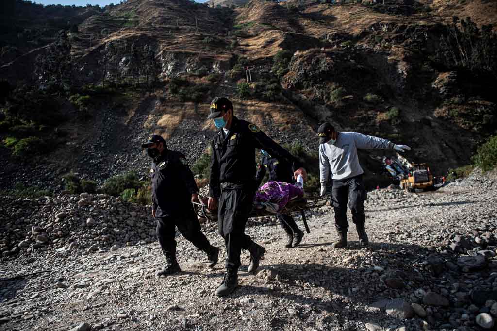 Cervantes mengatakan kecerobohan berkontribusi pada kecelakaan tersebut, sembari menambahkan bahwa bus telah melaju dengan kecepatan tinggi.