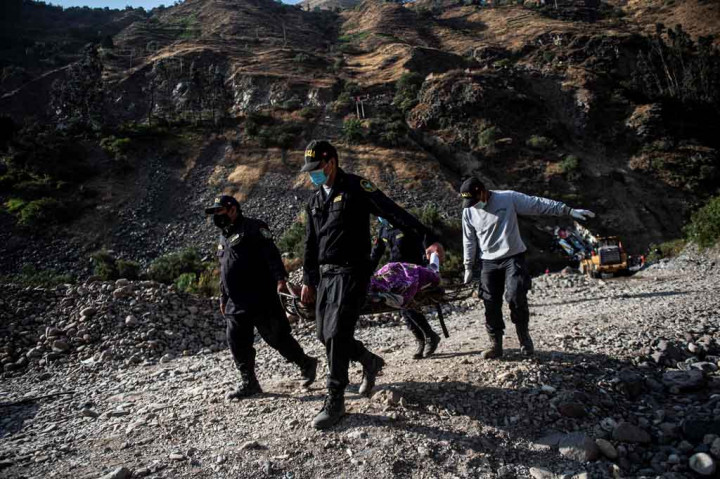 Cervantes mengatakan kecerobohan berkontribusi pada kecelakaan tersebut, sembari menambahkan bahwa bus telah melaju dengan kecepatan tinggi.
