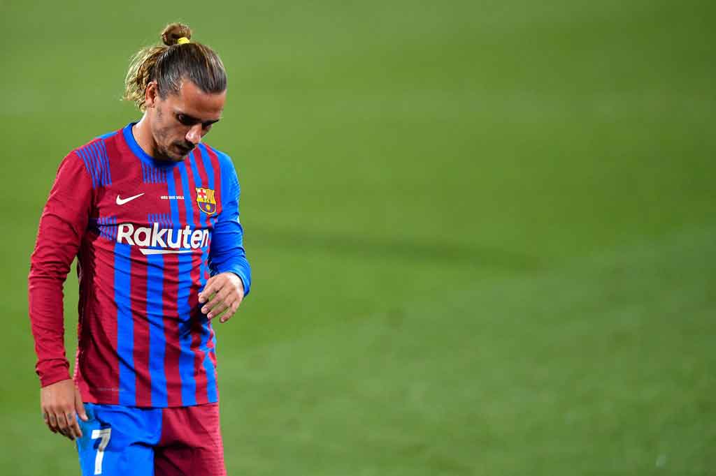 Klub Catalan mengkonfirmasi kepergiannya, dengan mengatakan Atletico akan membayar gajinya, sembari membenarkan bahwa kesepakatan itu mencakup klausul transfer permanen ketika pinjamannya selesai. Biaya yang harus dikeluarkan oleh Atletico untuk membeli Griezmann sebesar 40 juta euro (sekitar Rp671 miliar).