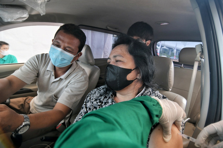 Sebanyak seribu lebih vaksin disiapkan per-harinya dalam kegiatan ini mulai 1-30 September 2021, dari Pukul 08.00-15.00 WIB.