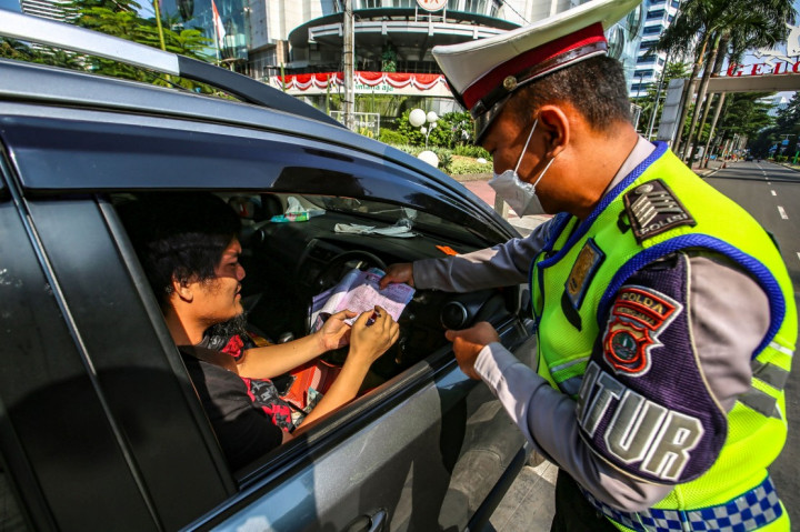 Aturan sanksi tilang terhadap pelanggar ganjil genap di Jakarta mulai diberlakukan hari ini, Rabu, 1 September 2021.