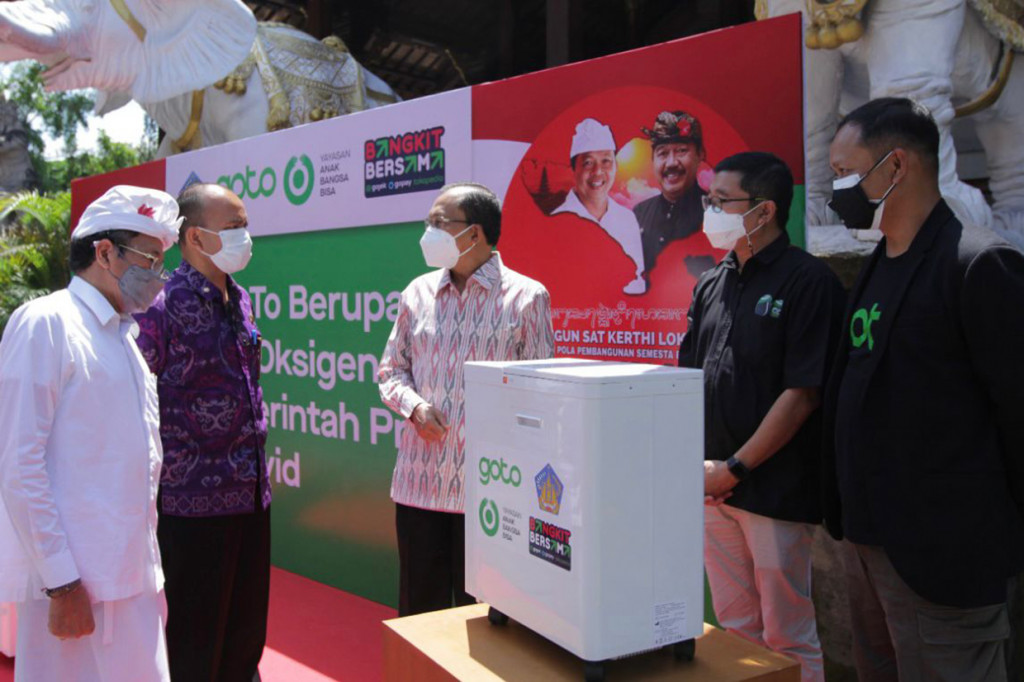 Pemerintah Provinsi Bali menerima bantuan 70 konsentrator oksigen dari GoTo, grup teknologi yang menaungi Gojek, Tokopedia, dan GoTo Financial, untuk didistribusikan ke sejumlah rumah sakit di Pulau Dewata, Kesdam IX/Udayana dan Universitas Udayana.