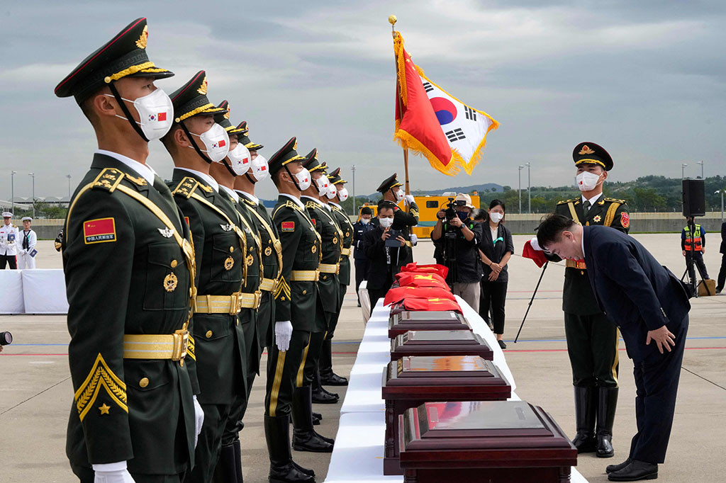 Sebanyak 109 jasad prajurit Tiongkok yang merupakan korban perang Korea selama 1950-1953 dipulangkan dari Korea Selatan pada Kamis, 2 September 2021.