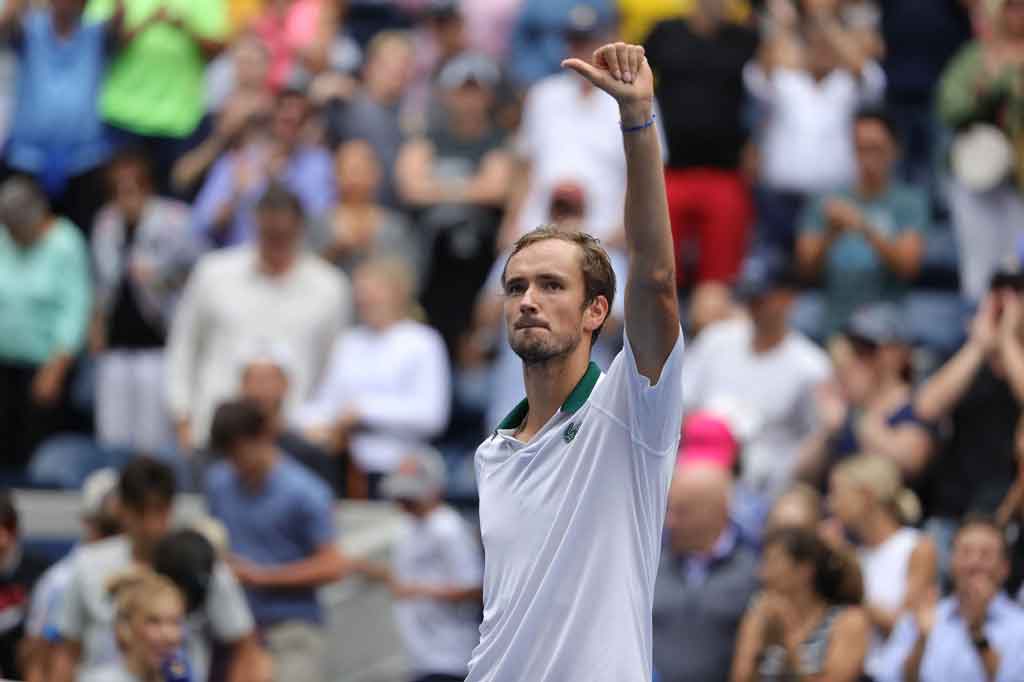 Unggulan kedua Daniil Medvedev belum menemui hambatan berarti di turnamen AS Terbuka. Petenis asal Rusia tersebut melaju ke putaran keempat AS Terbuka pada Jumat, 3 September 2021.