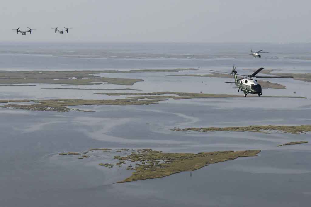 
Biden dijadwalkan bertemu dengan pejabat lokal dan negara bagian, meninjau kerusakan di lapangan dan memeriksa dampak Ida dari helikopter Marine One.