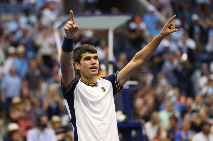 Alcaraz mengalahkan runner-up French Open tersebut dengan skor 6-3, 4-6, 7-6 (7/2), 0-6, 7-6 (7/5), untuk melaju ke babak 16 besar dalam ajang Grand Slam pertama kalinya.