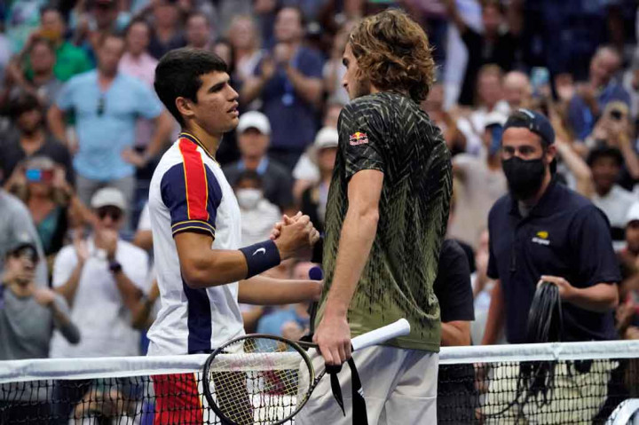 Alcaraz menjadi petenis pria termuda yang mengalahkan pemain top 3 di US Open sejak pemeringkatan dimulai pada 1973, dan juga yang termuda sejak Denis Shapovalov mengalahkan petenis nomor dua Rafael Nadal pada 2017 di Montreal.