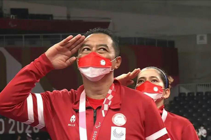 Indonesia menambah medali emas lewat pasangan Hary Susanto/Leani Ratri Oktila yang tampil di ganda campuran cabang badminton nomor SL3-SU5.