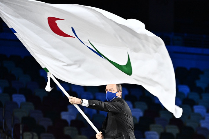 Presiden Komite Paralimpiade Internasional (IPC), Andrew Parsons, resmi menutup Paralimpiade Tokyo 2020, yang telah diundur setahun karena pandemi, dalam upacara penutupan yang digelar di di Stadion Nasional, Jepang, Minggu, 5 September 2021.