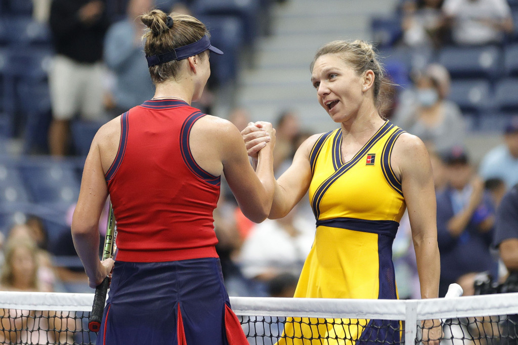 Halep, yang menempati unggulan 12, tak berdaya saat menghadapi unggulan kelima Elina Svitolina. 
