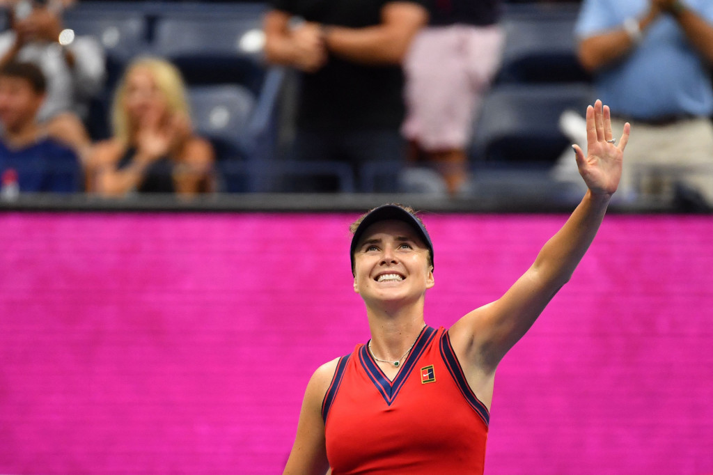 Sementara itu Svitolina maju ke perempatfinal keduanya di turnamen ini setelah mencapai semifinal pada dua tahun lalu. 
