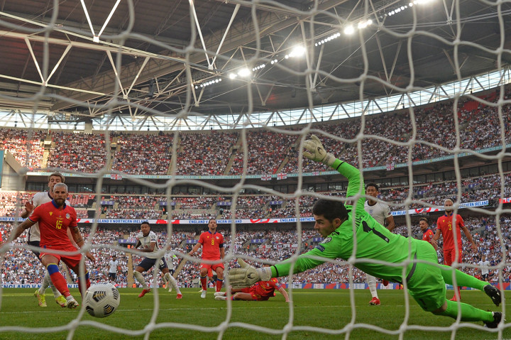 Lingard tampil gemilang dengan mencetak dua gol dalam pertandingan tersebut. Pemain Man Utd yang musim lalu dipinjamkan ke West Ham itu mencetak gol pada menit ke-18 dan 78.