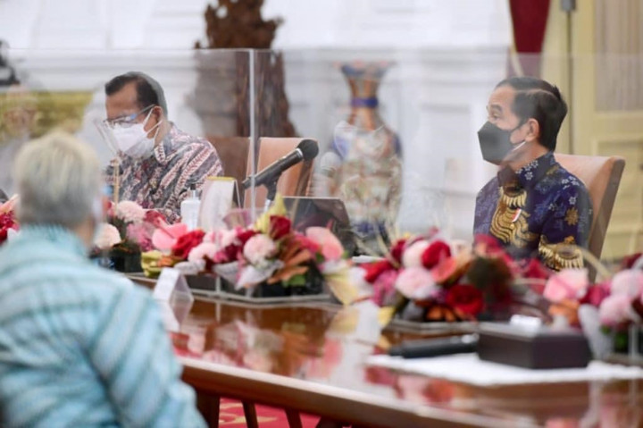 Presiden Joko Widodo menerima Komite Festival Film Indonesia (FFI) 2021 di Istana Merdeka, Jakarta, pada Senin, 6 September 2021. 
