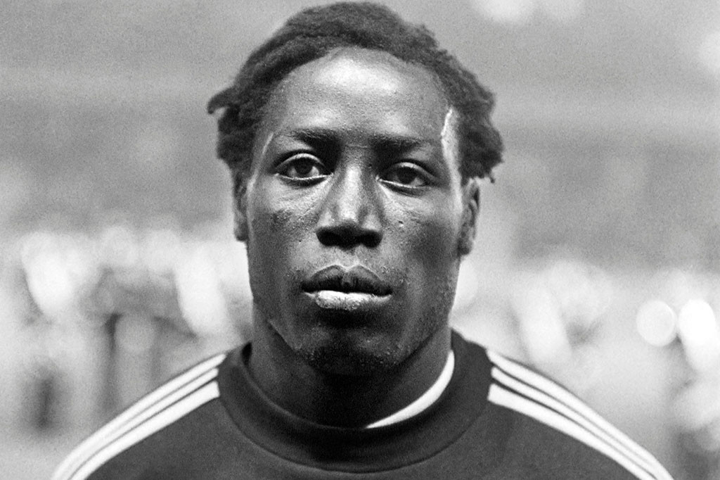 Mantan bek timnas Prancis Jean-Pierre Adams meninggal pada usia 73, setelah hampir 40 tahun dalam keadaan koma, mantan klubnya Nimes mengumumkan pada hari Senin, 6 September 2021 waktu setempat.