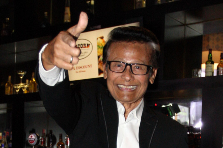 Kabar duka datang dari dunia hiburan Tanah Air. Penyanyi senior Koes Hendratmo yang populer lewat acara Berpacu Dalam Melodi meninggal dunia dalam usia 78 tahun pada Selasa, 7 September 2021. 