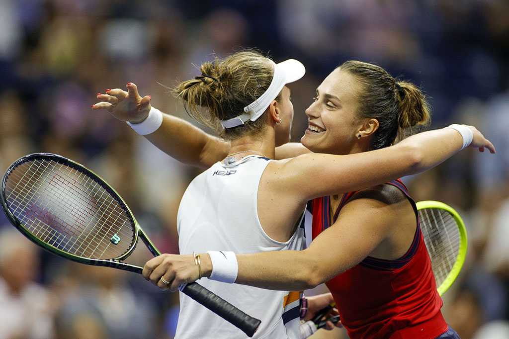 Sabalenka melangkah ke babak empat besar usai mengalahkan unggulan kedelapan dari Ceko Barbora Krejcikova dua gim langsung dengan skor 6-1, 6-4.
