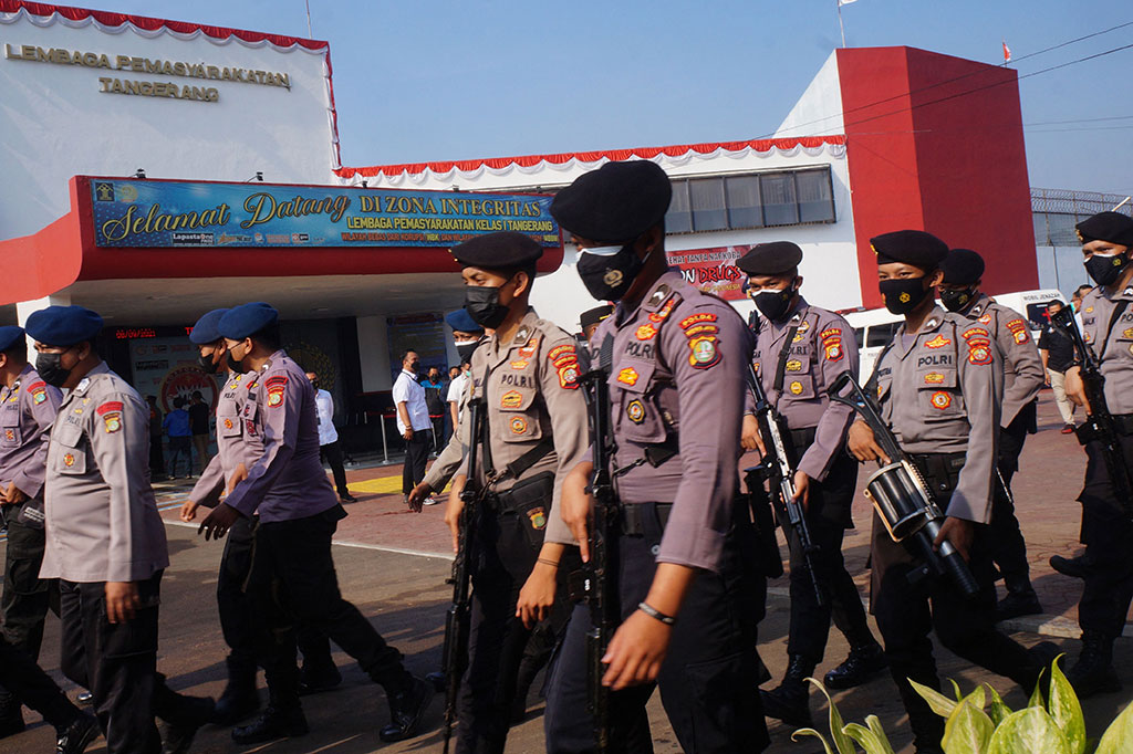 Lapas Kelas 1 Tangerang saat ini menampung sebanyak 2.072 warga binaan sedangkan Blok C2 yang mengalami kebakaran diketahui menampung 122 orang.