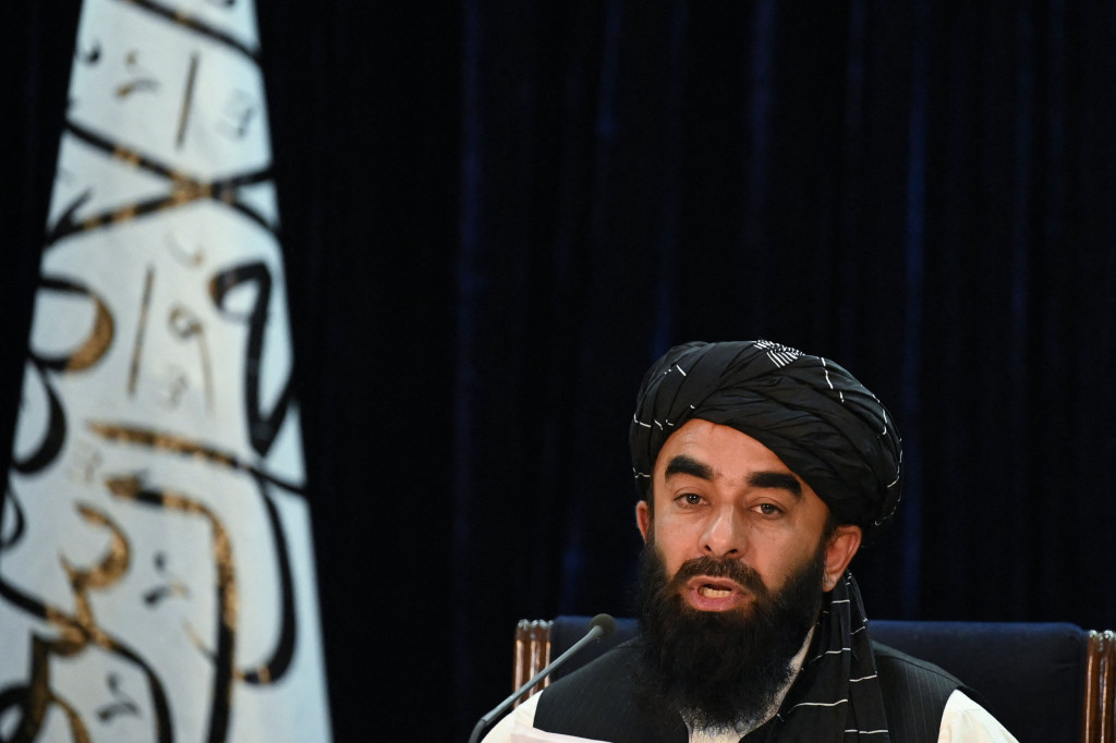 Juru Bicara Taliban, Zabihullah Mujahid mengatakan, Akhund telah ditunjuk sebagai kepala pemerintah sementara. Sementara Mullah Abdul Ghani Baradar dan Mullah Abdul Salam Hanafi akan menjadi wakilnya.