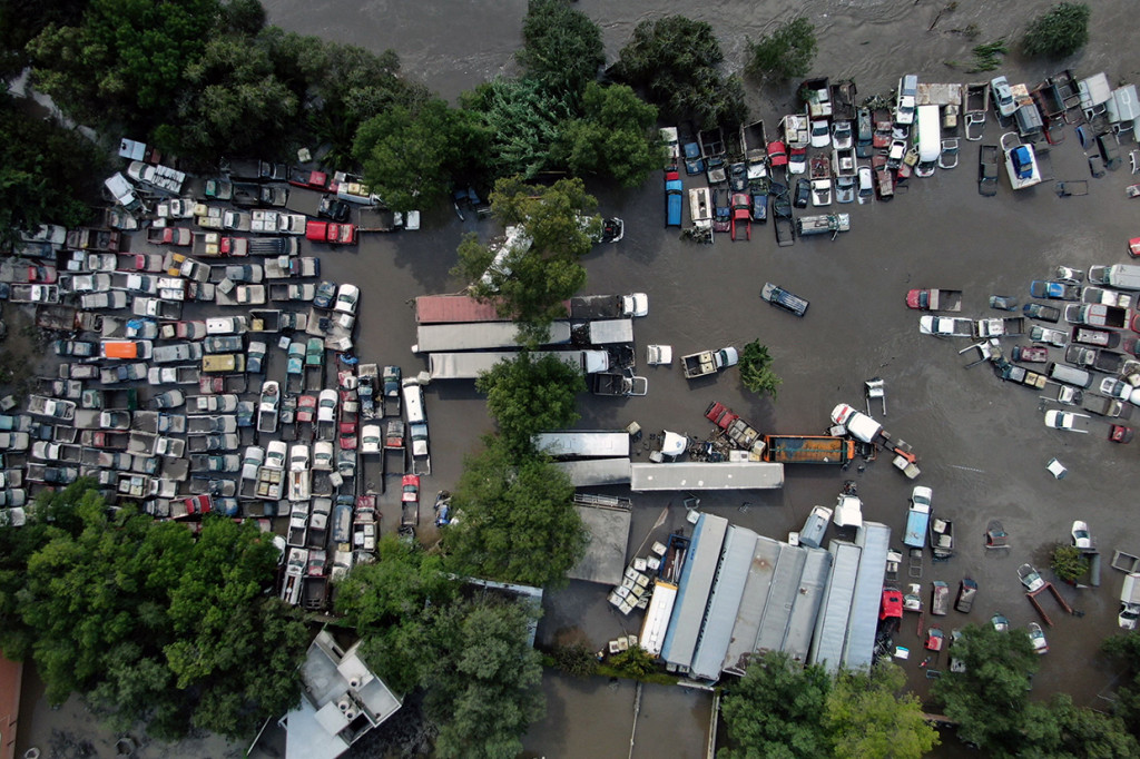 Pemandangan udara jalan-jalan yang banjir di Tula de Allende, negara bagian Hidalgo, Meksiko, pada 8 September 2021.