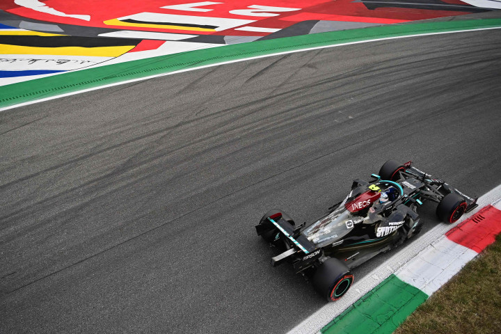 Ini bakal menentukan posisi para pebalap di sprint qualifying, Sabtu, 11 September 2021, malam WIB besok. Seperti biasa kualifikasi dibagi dalam tiga fase dengan persaingan sengit terjadi di Q3.