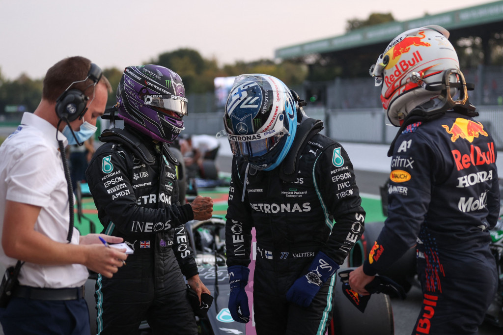Memasuki Q3, Hamilton, Bottas, dan Verstappen bersaing ketat untuk mendapatkan pole.