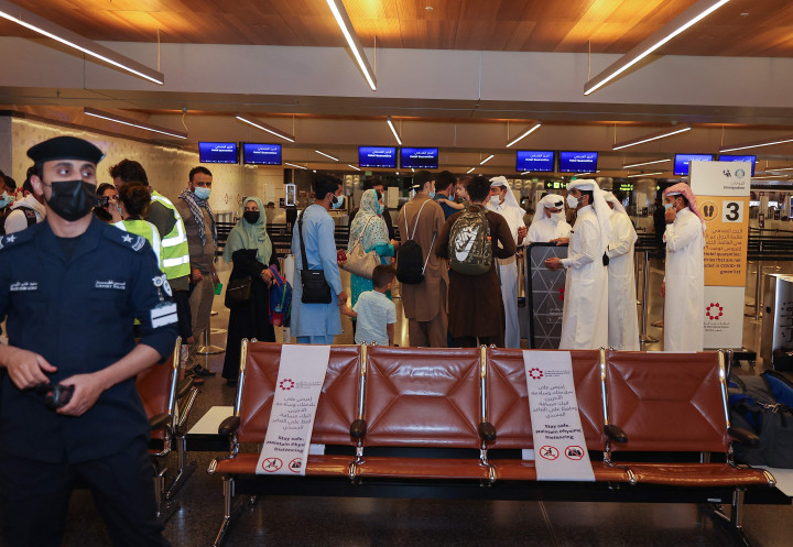 Seorang pejabat Qatar yang enggan disebut namanya menambahkan bahwa dalam penerbangan charter itu juga terdapat warga Jerman, Kanada, Belanda, Inggris, Belgia dan Mauritania.