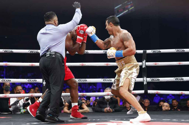 Holyfield kalah TKO setelah dinilai tidak mampu melawan Belford menjelang akhir babak pertama. Wasit akhirnya menghentikan laga tersebut.