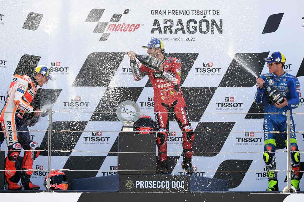 Dengan hasil itu, Bagnaia naik ke peringkat dua klasemen dengan jarak 52 poin dari Quartararo yang masih kokoh di puncak. Sedangkan Mir tergeser ke peringkat tiga dengan selisih empat poin dari sang pebalap Italia.