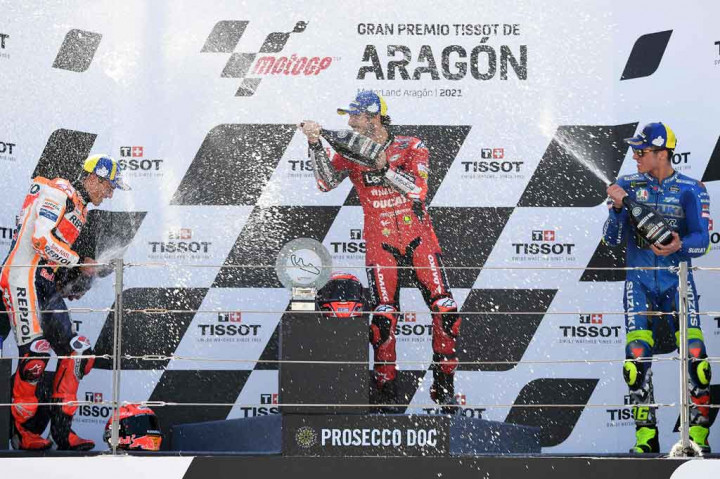 Dengan hasil itu, Bagnaia naik ke peringkat dua klasemen dengan jarak 52 poin dari Quartararo yang masih kokoh di puncak. Sedangkan Mir tergeser ke peringkat tiga dengan selisih empat poin dari sang pebalap Italia.