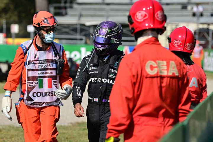 Hamilton tetap lima poin di belakang pembalap Belanda Verstappen di klasemen pembalap.