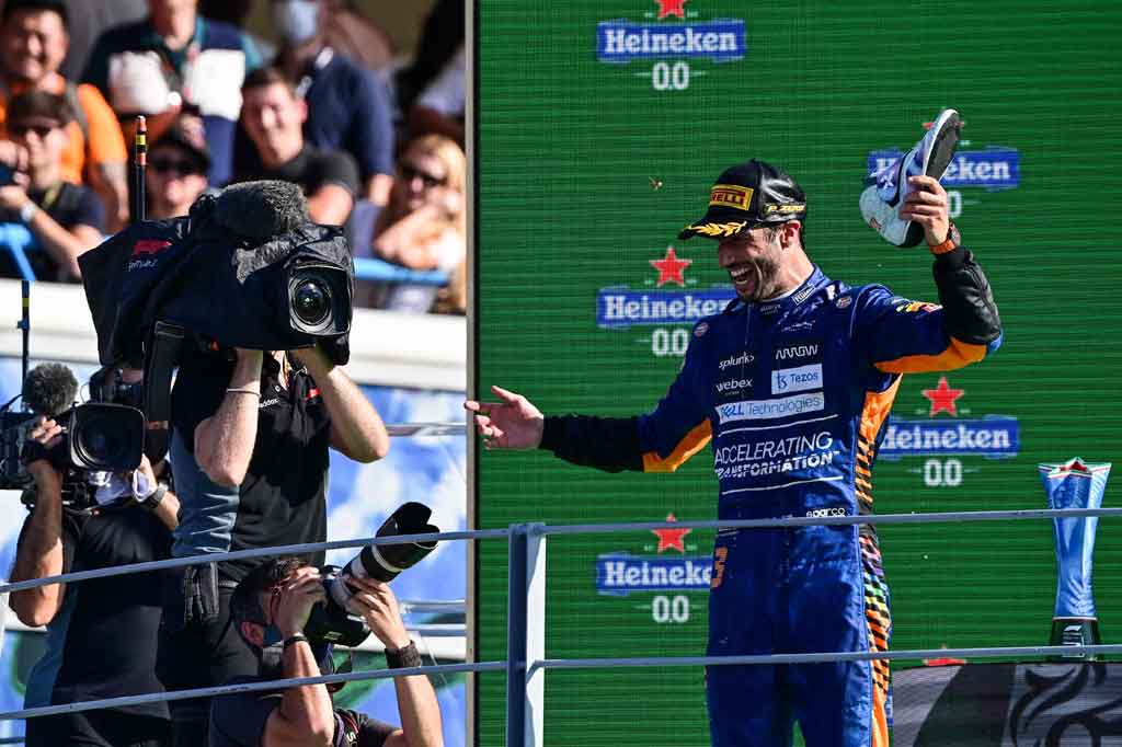 Tak hanya tampil dominan demi 25 poin, Ricciardo juga mendapat satu poin tambahan untuk lap tercepat di putaran terakhir hari itu.