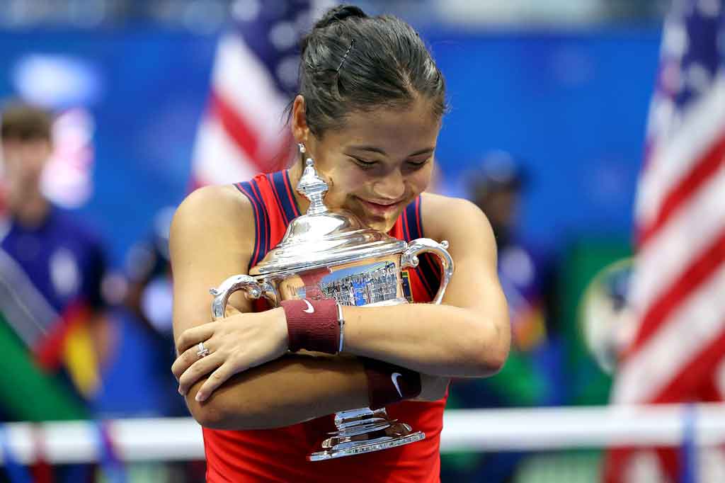 Petenis kualifikasi asal Inggris, Emma Raducanu berhasil menjadi juara Grand Slam AS Terbuka, Sabtu, 11 September 2021 waktu setempat.