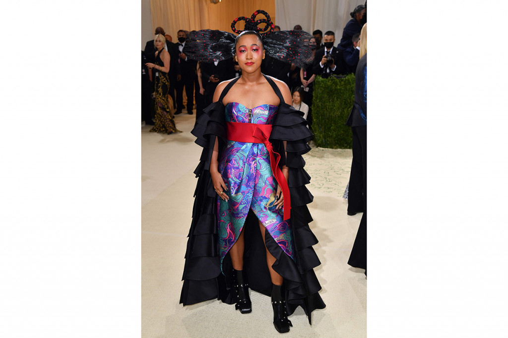 Naomi Osaka menghadiri The 2021 Met Gala Celebrating In America: A Lexicon Of Fashion di Metropolitan Museum of Art di New York City. 