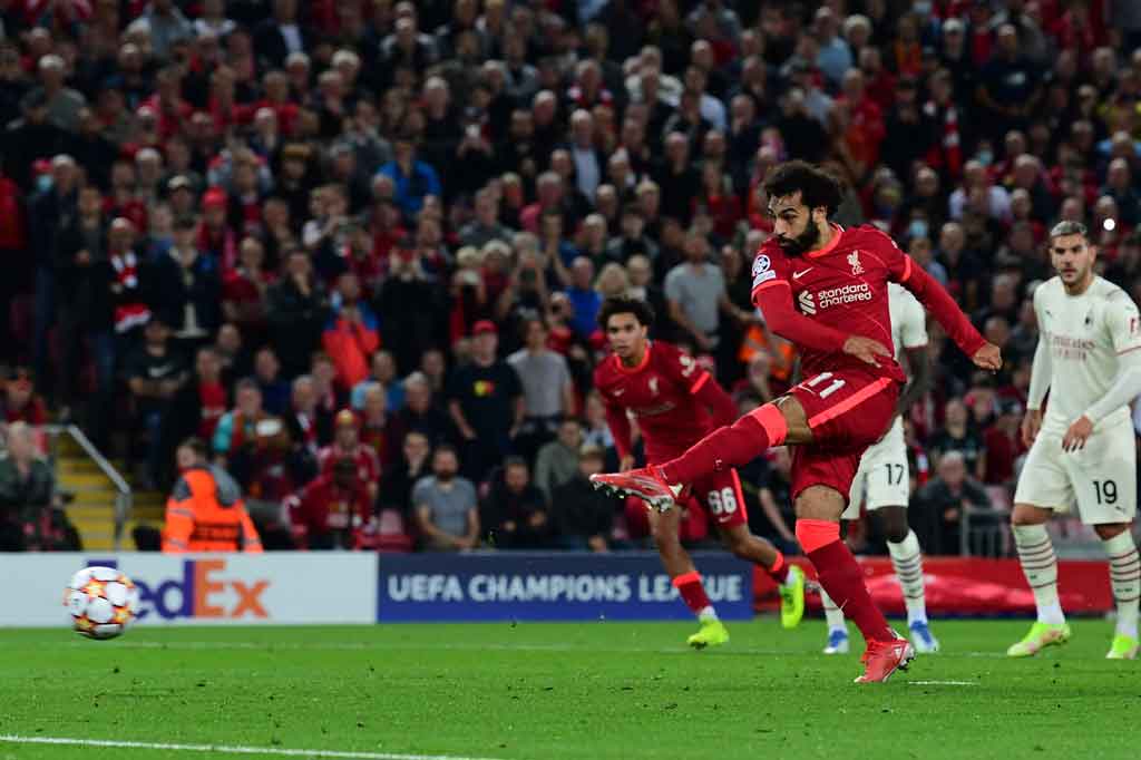 Empat menit kemudian The Reds mendapat hadiah tendangan penalti ketika bola sepakan Andy Robertson mengenali lengan Ismael Bennacer, sayangnya eksekusi Mohamed Salah bisa dimentahkan oleh kiper Mike Maignan.