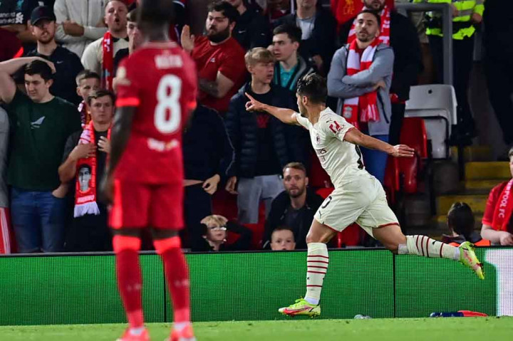 Pada menit ke-42 keadaan berubah ketika lini belakang Liverpool gagal mengantisipasi serangan rapih para pemain Milan yang diakhiri umpan sodoran Leao dan diselesaikan dengan sempurna oleh Ante Rebic demi memperdaya kiper Alisson Becker dan membuat kedudukan imbang 1-1.