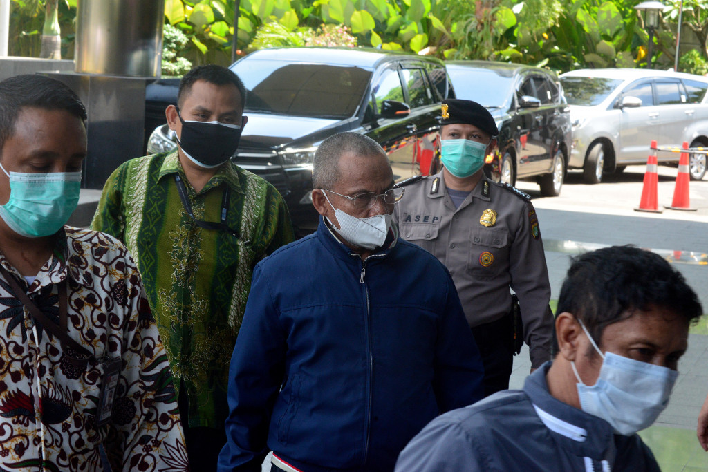 Sejumlah pihak yang ditangkap dalam operasi tangkap tangan (OTT) KPK di Kalimantan Selatan pada Rabu, 15 September 2021, malam, langsung menjalani pemeriksaan di gedung KPK, Jakarta.