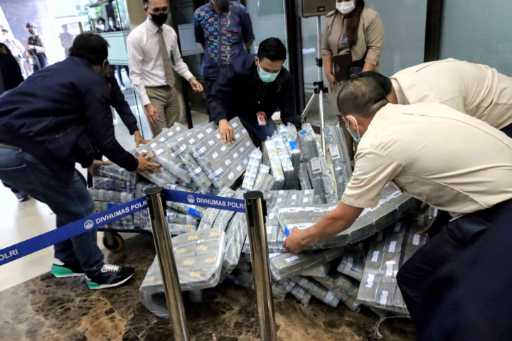 Dalam kasus tersebut, didapati barang bukti hasil kejahatan uang sebesar Rp531 miliar.