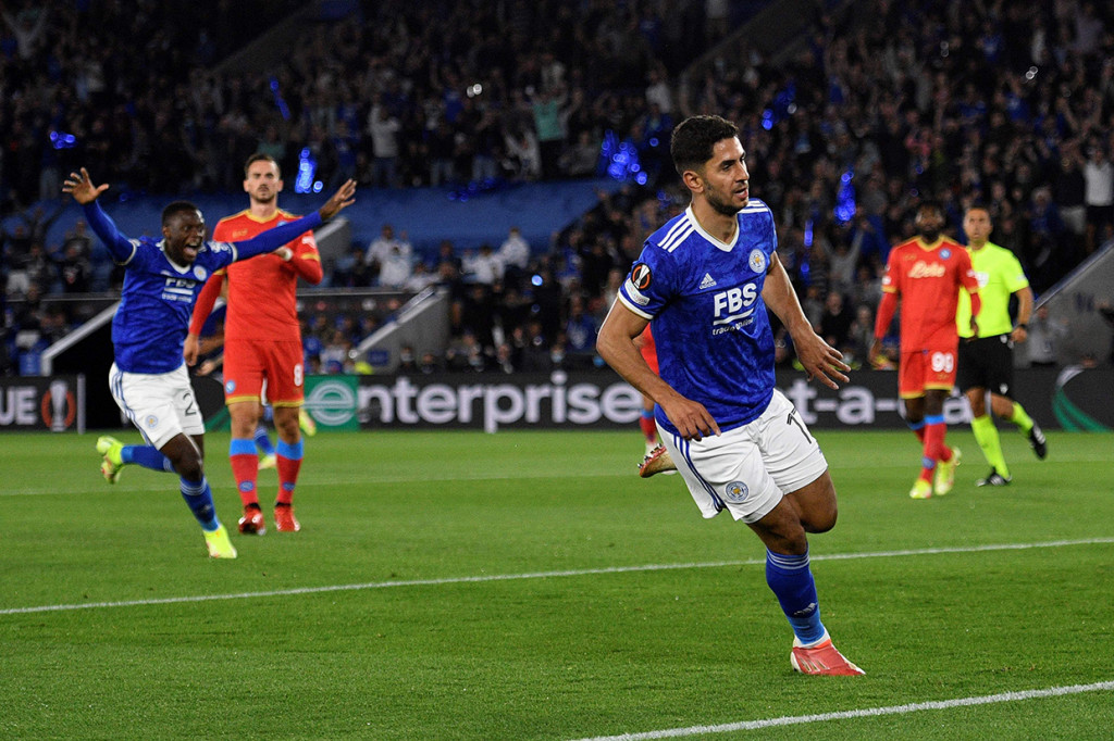 Di babak pertama, Leicester langsung menggempur pertahanan tim tamu.