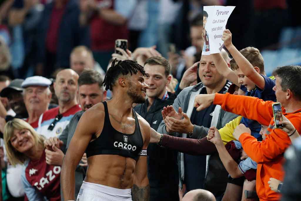 Kemenganan tersebut membawa Villans menduduki posisi ke-10 klasemen sementara dengan tujuh poin, sedangkan Everton yang menggenggam 10 poin tak beranjak dari urutan kelima.