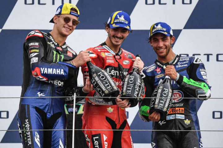 Kejutan datang dari Enea Bastianini (Ducati-Avintia) yang berhasil naik podium perdana di MotoGP setelah melesat dari star ke-12 dengan catatan waktu 4,789 detik lebih lambat dari Bagnaia.