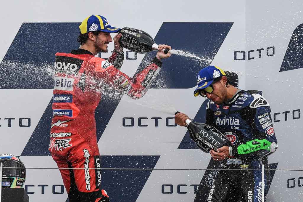 Hasil tersebut membuat Bagnaia meraih 25 poin, hanya terpaut 48 poin dari pemimpin klasemen sementara Quartararo (234 poin) dengan empat balapan tersisa.