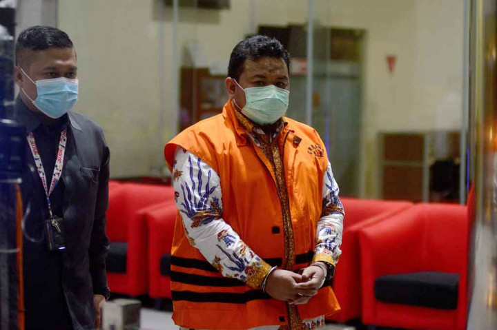 Wali Kota nonaktif Tanjungbalai, M Syahrial divonis dua tahun penjara dan denda Rp100 juta subsider empat bulan penjara oleh majelis hakim Pengadilan Tindak Pidana Korupsi (Tipikor) pada Pengadilan Negeri Medan, Senin, 20 September 2021.